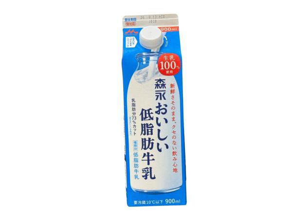 森永乳業　森永おいしい低脂肪牛乳　９００ｍｌ